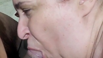 Middle-Aged Woman Gives A Young Delivery Guy An Oral Pleasure