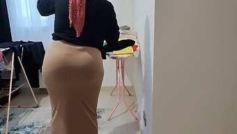 Passionate Stepmom With A Big Butt That I Crave To Have Sex With